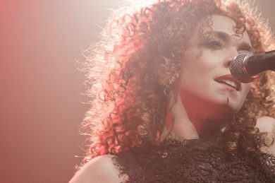 Faixa Musical – Canal Brasil apresenta: Laila Garin e a Roda