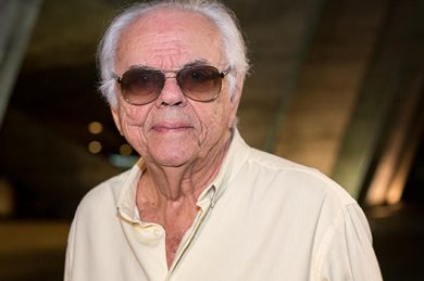 Simone Zuccoloto entrevista Zelito Viana para o “Cinejornal” do Canal Brasil