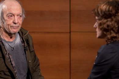 Simone Zuccoloto entrevista Erasmo Carlos para o “Cinejornal” do Canal Brasil