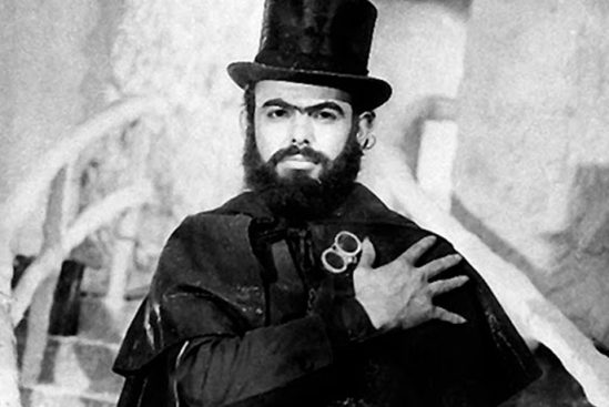 O Estranho Mundo de Zé do Caixão