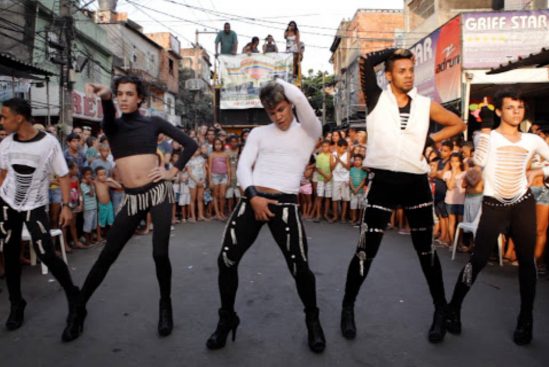 FAVELA GAY – Raffa e Isa