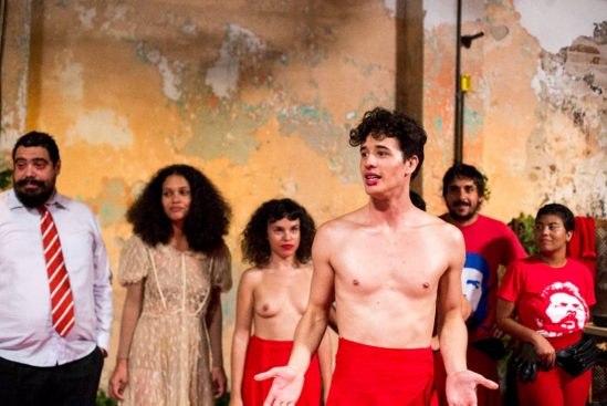 CHÃO DE ESTRELAS – Paredes Da Memória