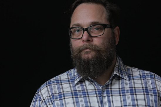 JANELAS ABERTAS – Robert Schwentke