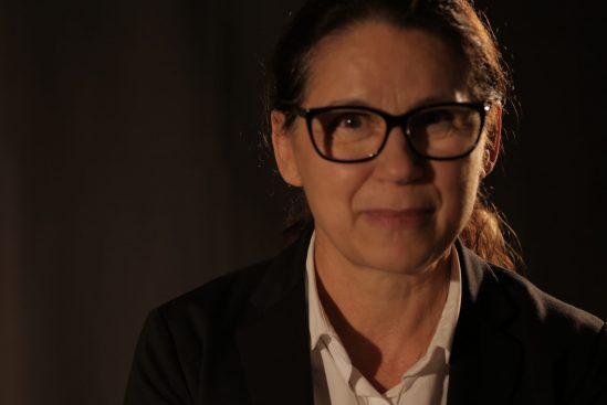 JANELAS ABERTAS – Idilkó Enyedi