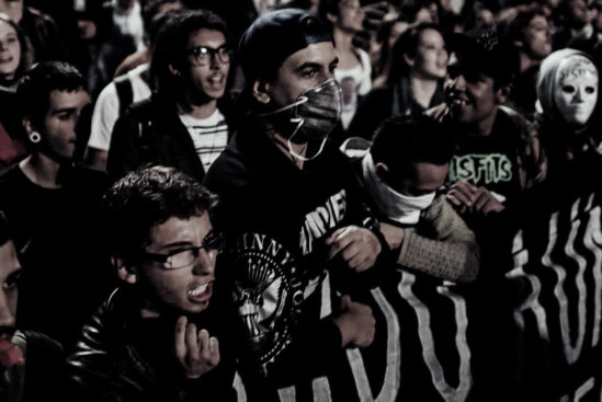 JUNHO 2013 – O COMEÇO DO AVESSO – Violências e Mídia