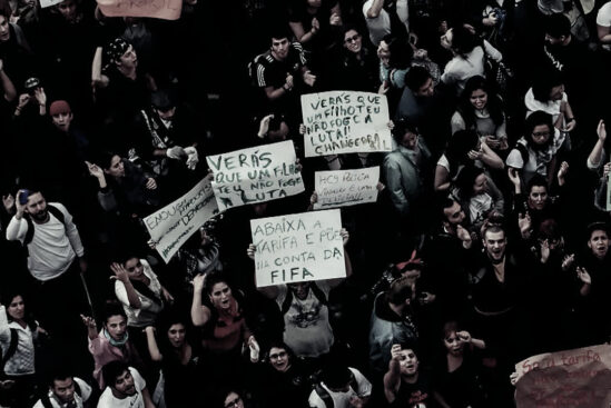 JUNHO 2013 – O COMEÇO DO AVESSO – Táticas