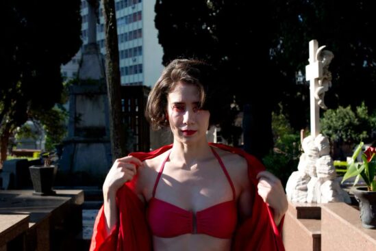 NOTURNOS – A Mulher na Sombra