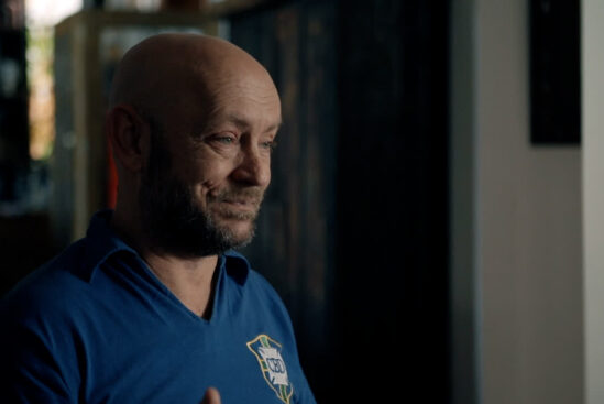 RELATOS DO FRONT – A OUTRA FACE DO CARTÃO POSTAL – Em Nome de Deus