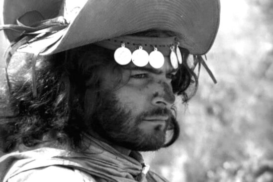 Deus E O Diabo Na Terra Do Sol