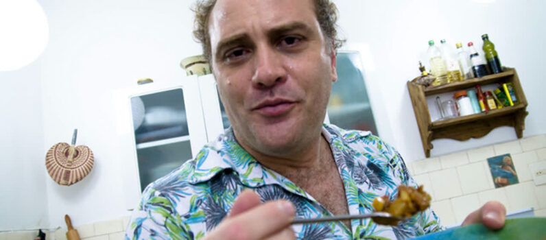 LARICA TOTAL – De Olhos Vermelhos