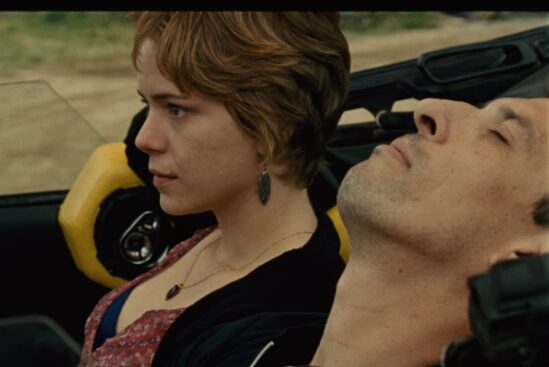 O Lobo Atrás da Porta