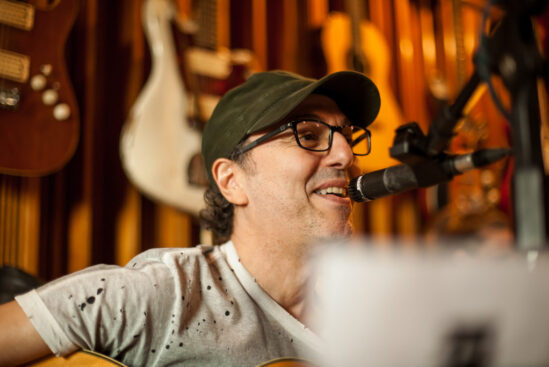 FAIXA MUSICAL – Zeca Baleiro – O Coração do Homem Bomba (Vol. 1)