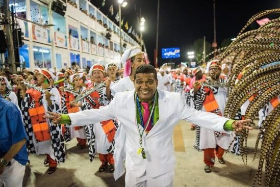 Mangueira Em 2 Tempos