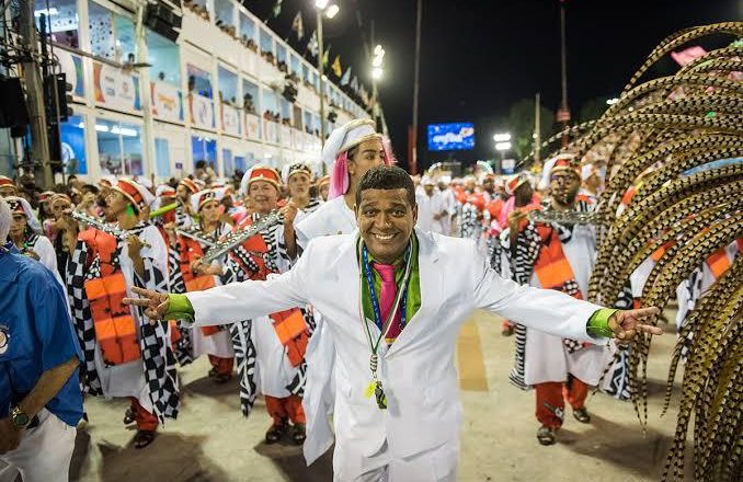 Mangueira Em 2 Tempos