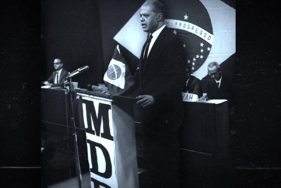 Até que a Vida nos Separe: Uma Biografia de Nelson Carneiro