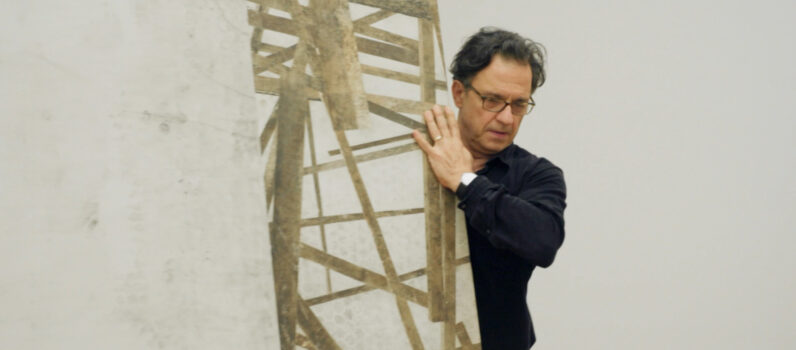 Daniel Senise – Nem Tudo Tem que Ser Sobre Alguma Coisa – Estreia